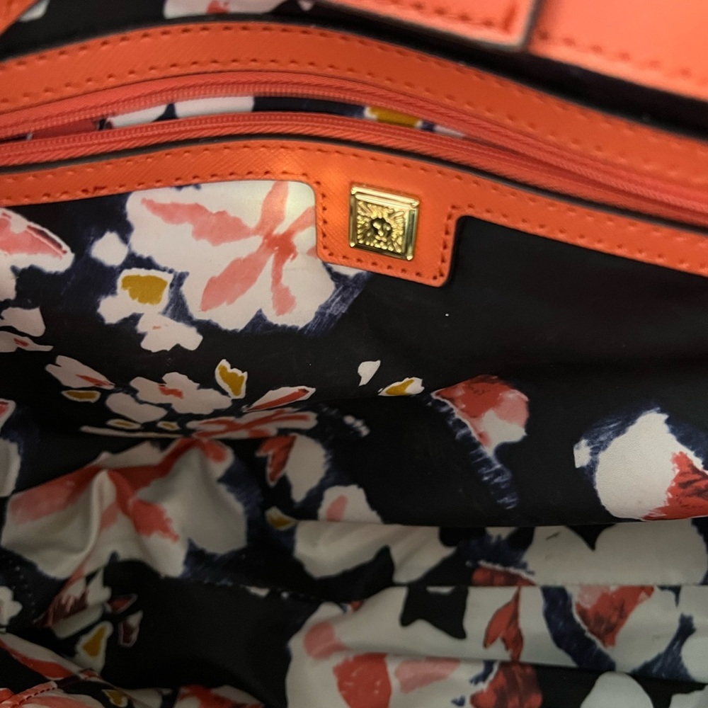 Anne Klein dark blue faux leather tote bag purse with a gold chain strap detail - Picture 9 of 10